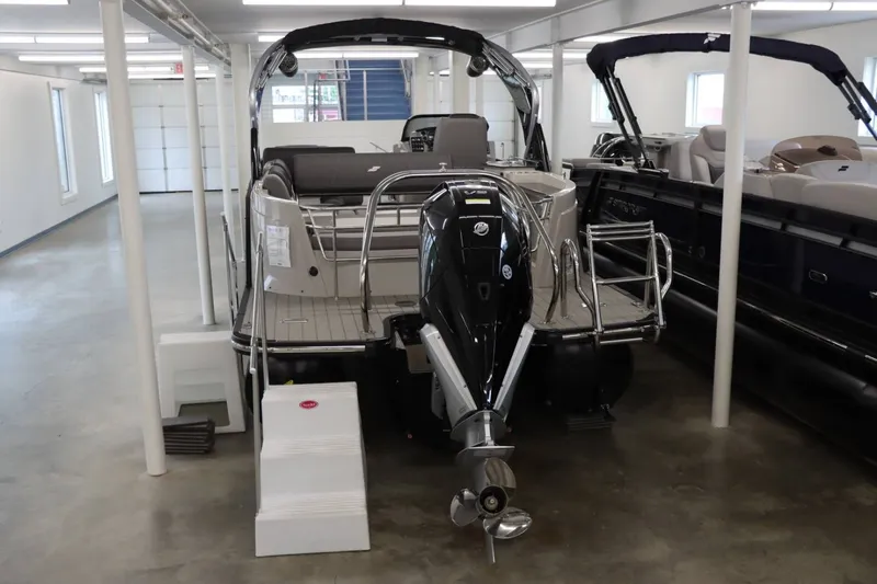 Slide: The Image of Starcraft MX 23Q 2023 - 4