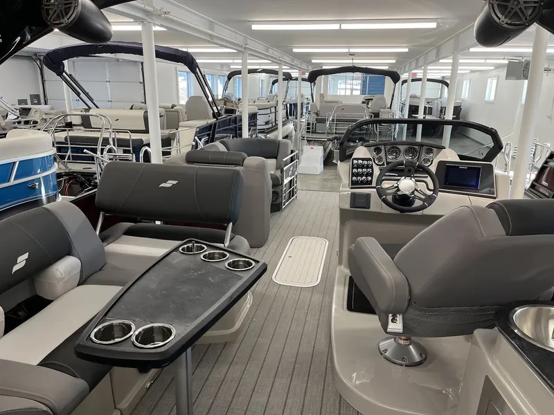 Slide: The Image of Starcraft MX 23Q 2023 - 6