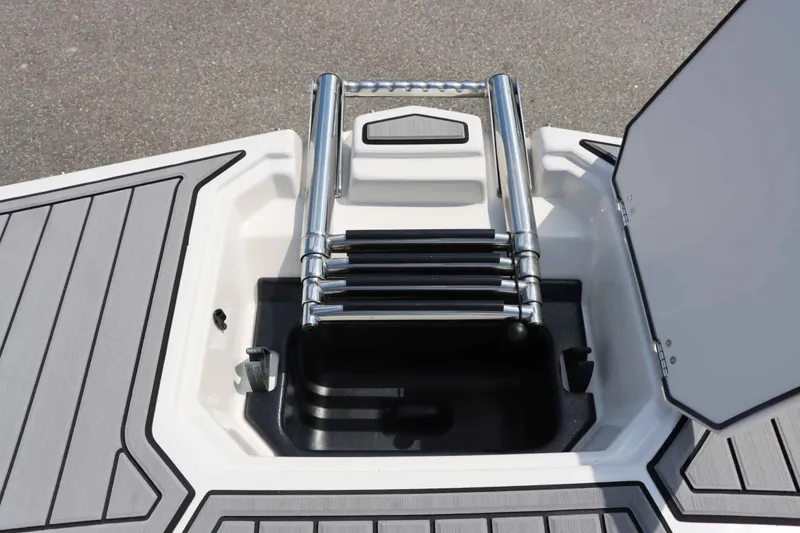 Slide: The Image of Starcraft SVX 210 IO 2023 - 22