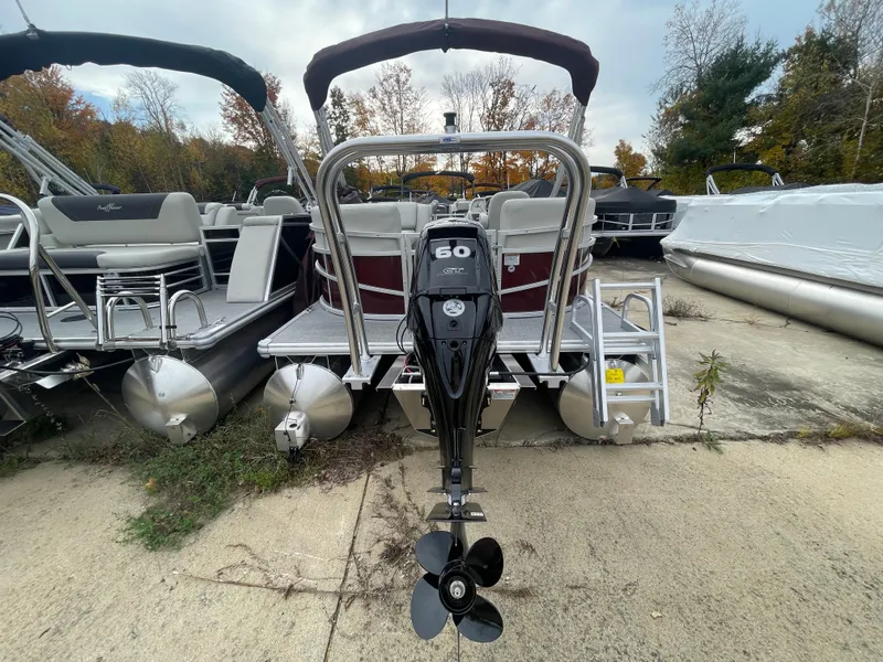 Slide: The Image of SunChaser VISTA 20LR 2024 - 3