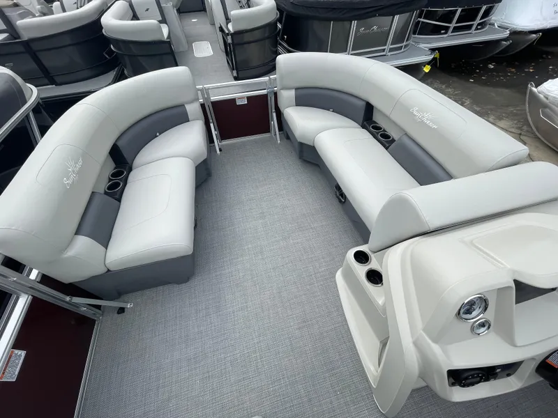 Slide: The Image of SunChaser VISTA 20LR 2024 - 4