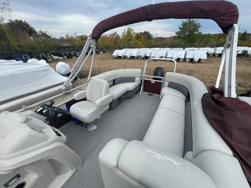 Slide: The Image of SunChaser VISTA 20LR 2024 - 7