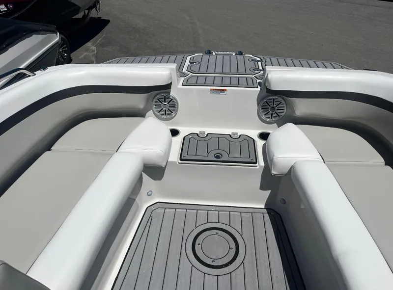 Slide: The Image of Starcraft SVX 210 OB 2023 - 4