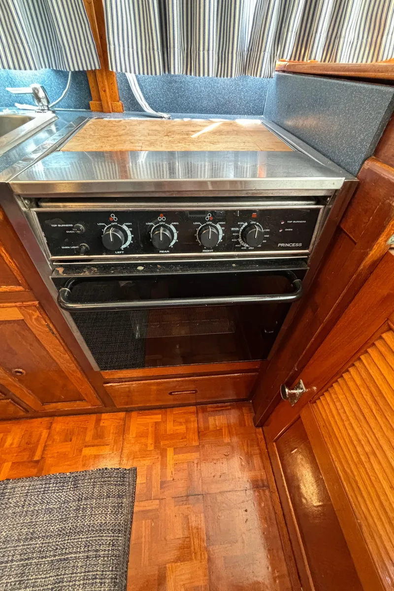 Slide: The Image of Electric Stove with oven - 26