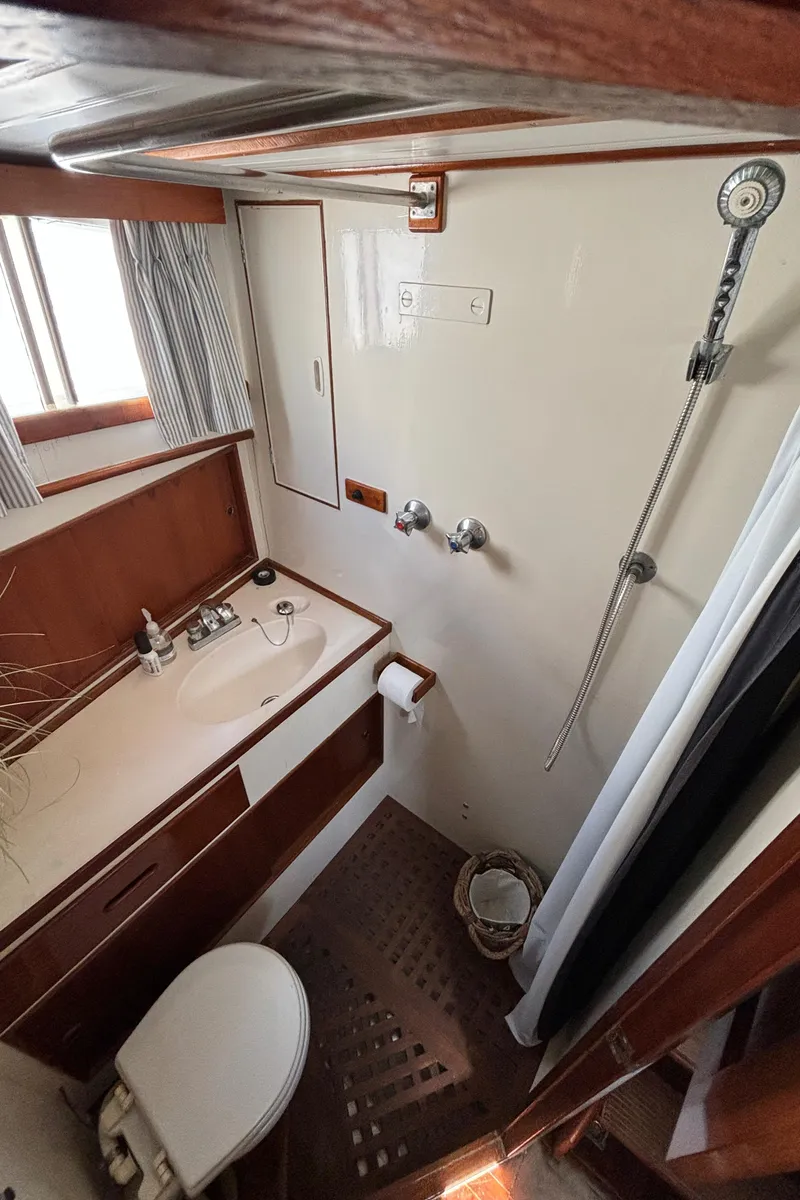 Slide: The Image of Wet Head in forward stateroom - 40