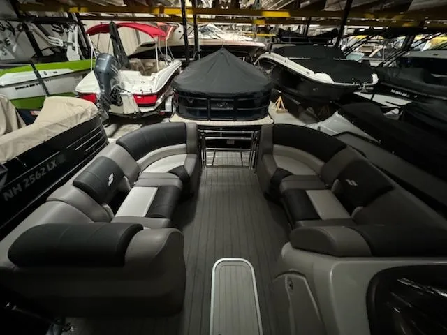 Slide: The Image of Starcraft MX 23Q 2022 - 6