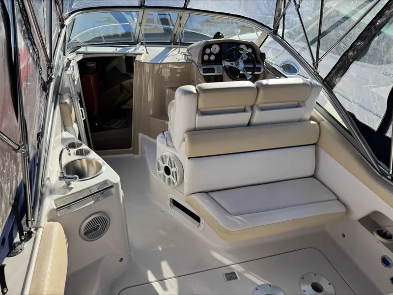 Slide: The Image of Four Winns 258 Vista 2008 - 21