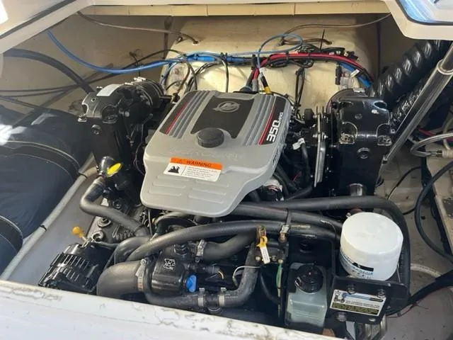 Slide: The Image of Four Winns 258 Vista 2008 - 25