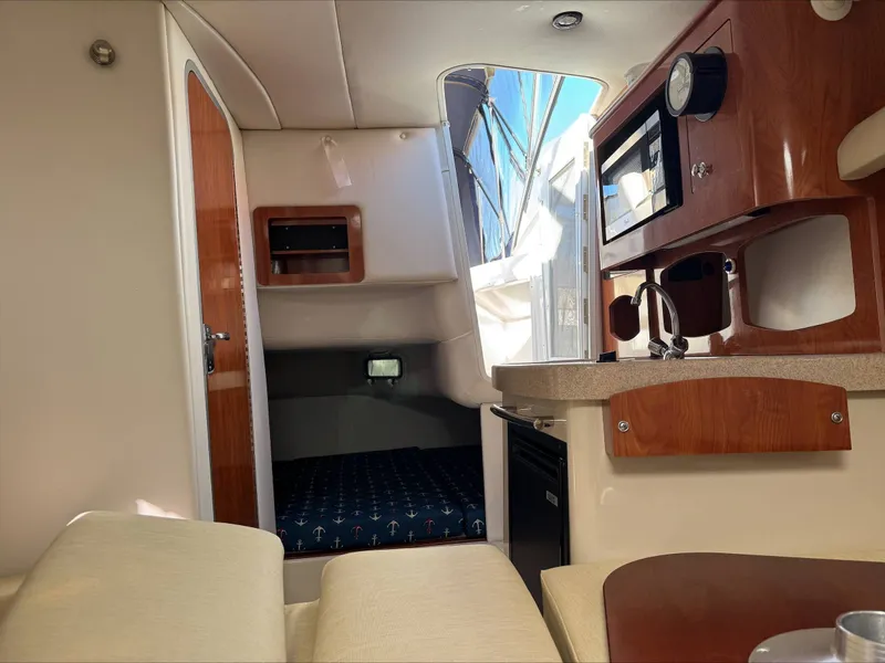 Slide: The Image of Four Winns 258 Vista 2008 - 29