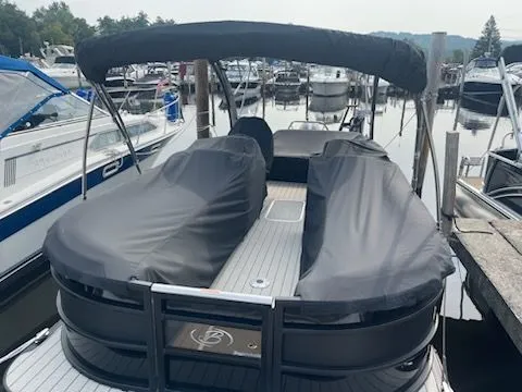 Slide: The Image of Barletta Lusso 25UA 2022 - 3