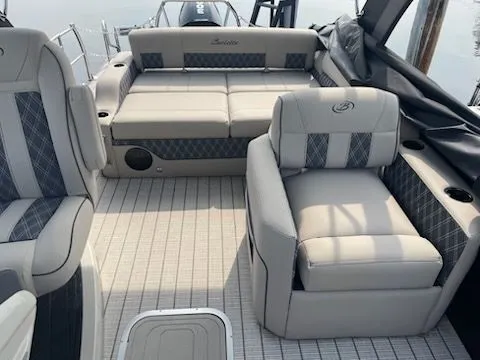 Slide: The Image of Barletta Lusso 25UA 2022 - 6