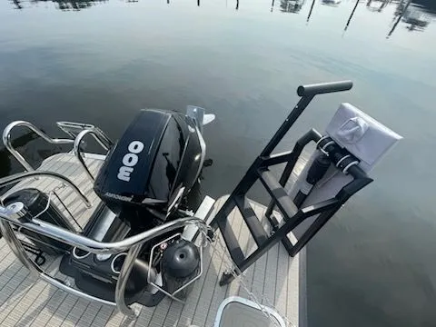 Slide: The Image of Barletta Lusso 25UA 2022 - 8