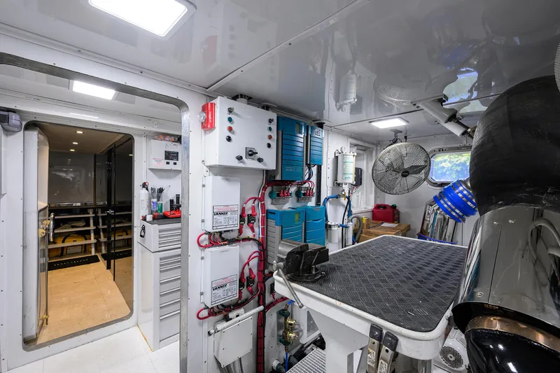 Slide: The Image of Broward 108 Raised Pilothouse 1997 - 137