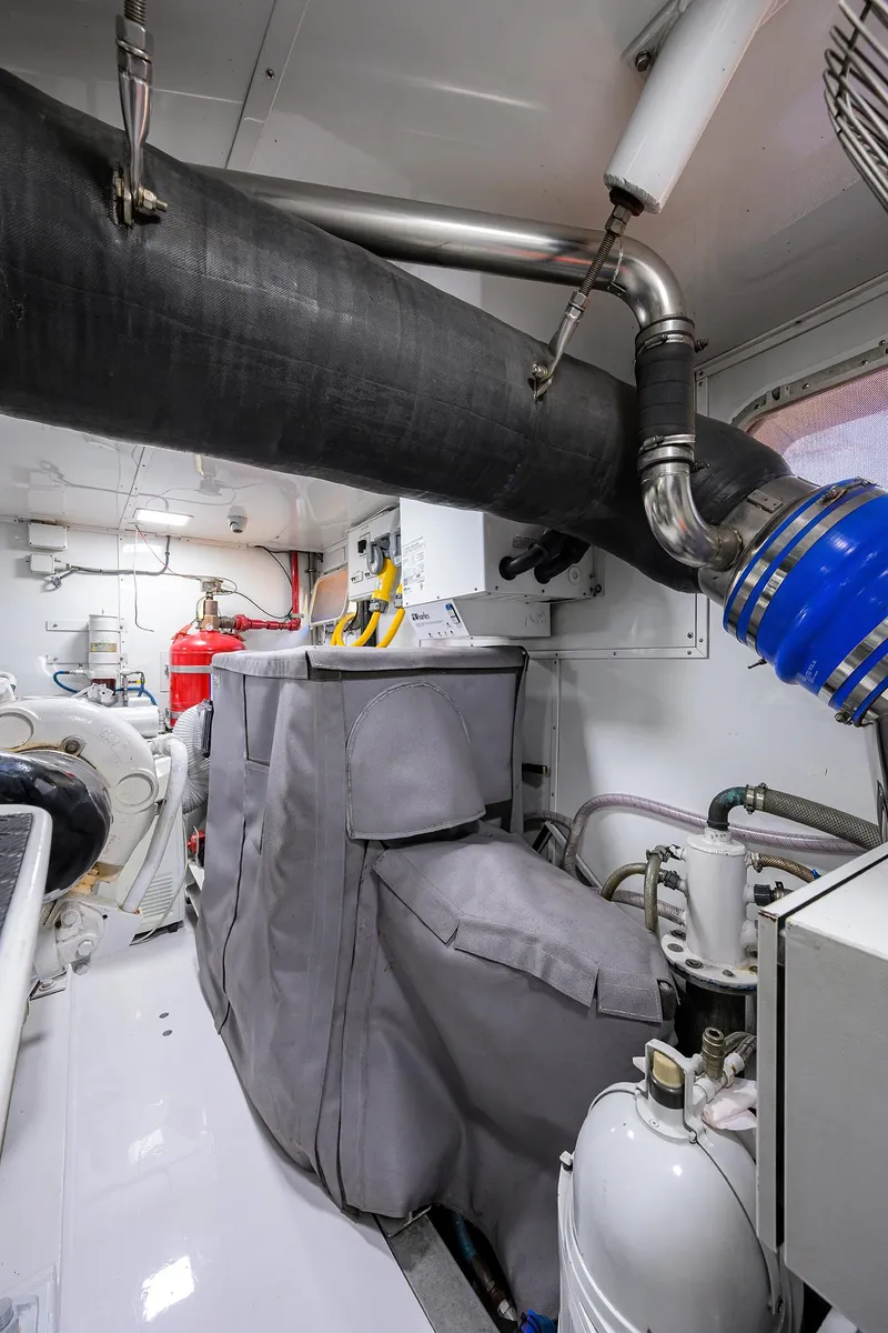 Slide: The Image of Broward 108 Raised Pilothouse 1997 - 143