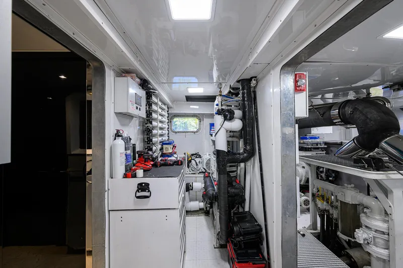 Slide: The Image of Broward 108 Raised Pilothouse 1997 - 144