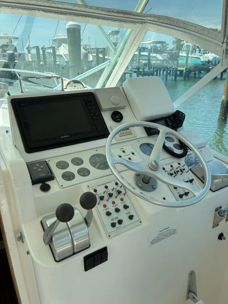 Slide: The Image of Cabo 31 Express 2002 - 26