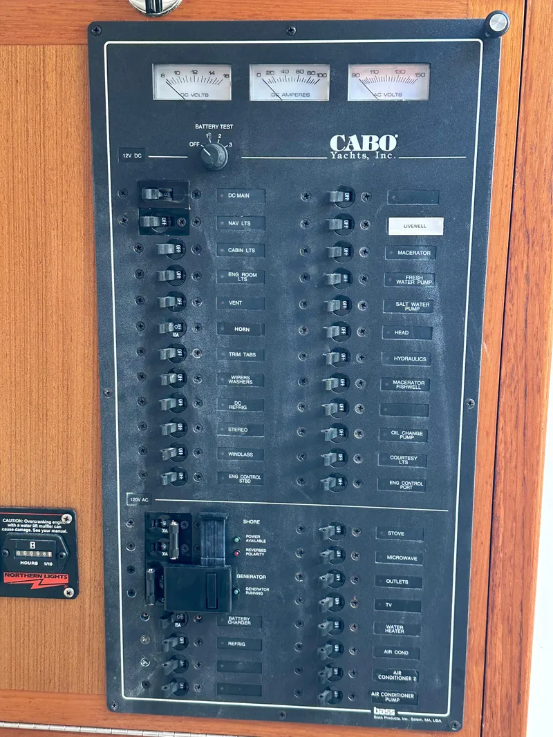 Slide: The Image of Cabo 31 Express 2002 - 9