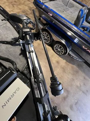 Slide: The Image of Phoenix Bass Boat 921 Elite 2024 - 12