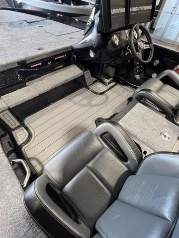 Slide: The Image of Phoenix Bass Boat 921 Elite 2024 - 16