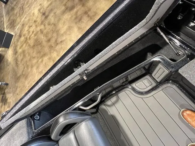 Slide: The Image of Phoenix Bass Boat 921 Elite 2024 - 19