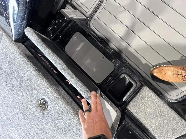 Slide: The Image of Phoenix Bass Boat 921 Elite 2024 - 20