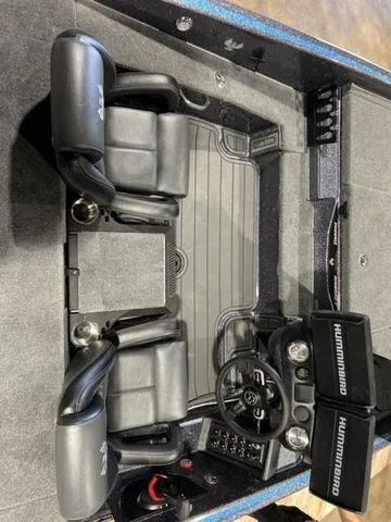 Slide: The Image of Phoenix Bass Boat 920 Elite 2024 - 12