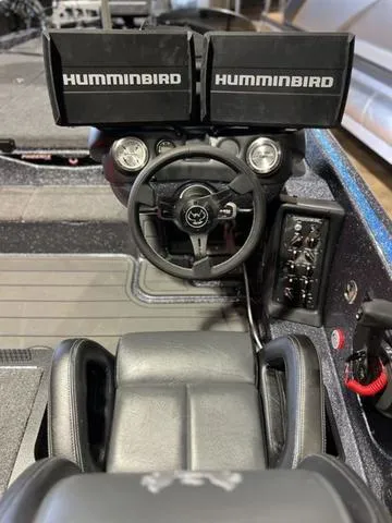 Slide: The Image of Phoenix Bass Boat 920 Elite 2024 - 20