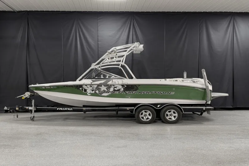 Slide: The Image of Nautique Super Air Nautique 210 2008 - 0