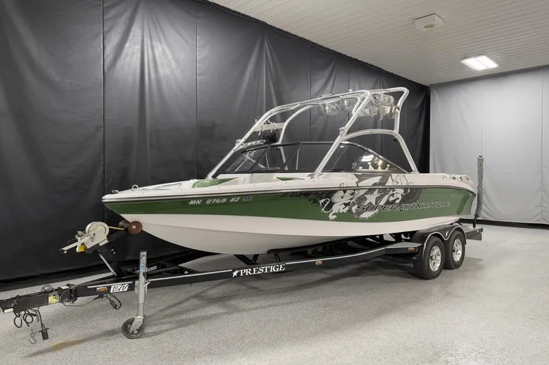 Slide: The Image of Nautique Super Air Nautique 210 2008 - 1