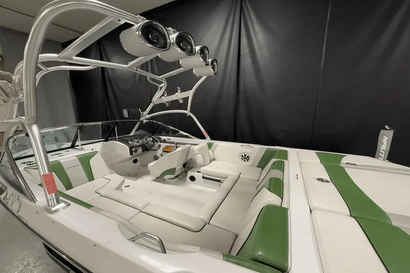 Slide: The Image of Nautique Super Air Nautique 210 2008 - 12