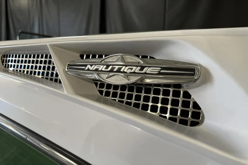 Slide: The Image of Nautique Super Air Nautique 210 2008 - 121