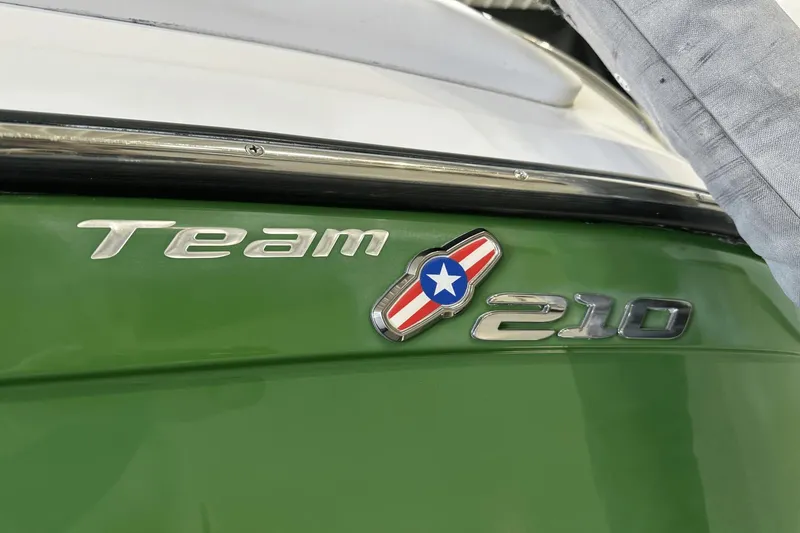 Slide: The Image of Nautique Super Air Nautique 210 2008 - 14