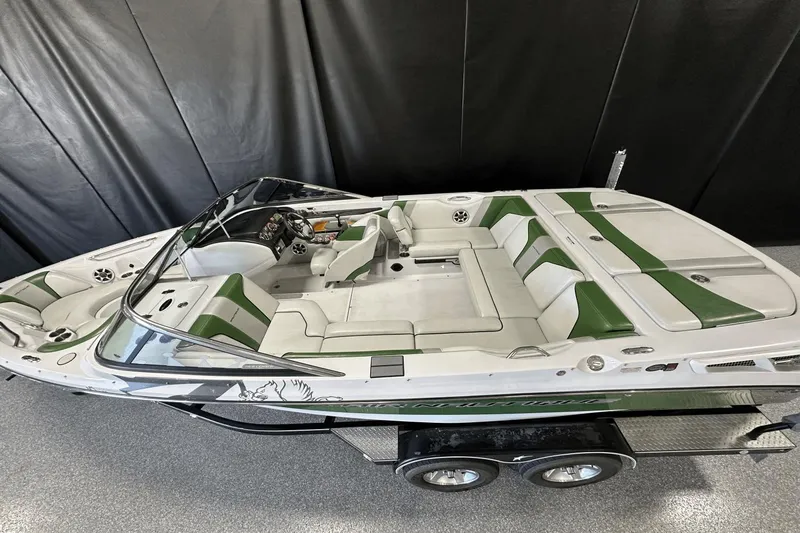 Slide: The Image of Nautique Super Air Nautique 210 2008 - 15