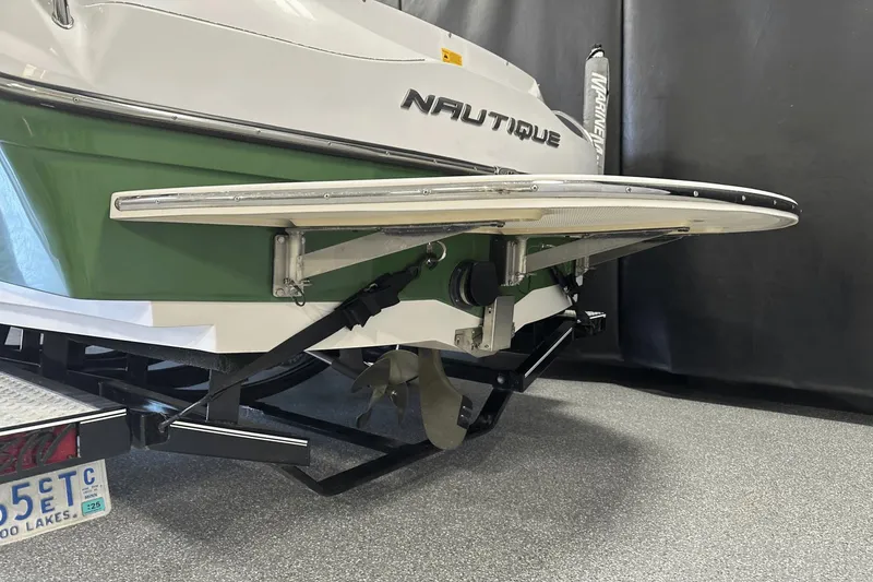 Slide: The Image of Nautique Super Air Nautique 210 2008 - 17