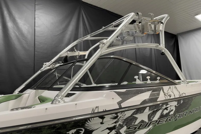 Slide: The Image of Nautique Super Air Nautique 210 2008 - 3
