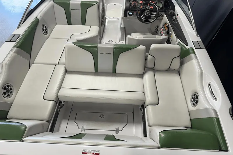 Slide: The Image of Nautique Super Air Nautique 210 2008 - 42