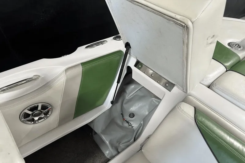 Slide: The Image of Nautique Super Air Nautique 210 2008 - 53