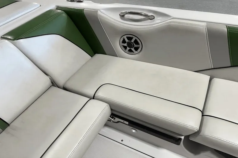 Slide: The Image of Nautique Super Air Nautique 210 2008 - 58
