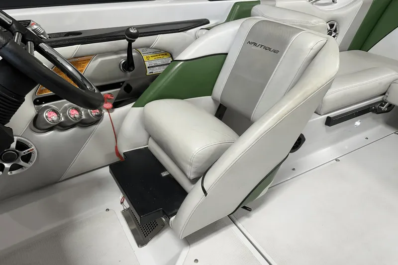 Slide: The Image of Nautique Super Air Nautique 210 2008 - 74