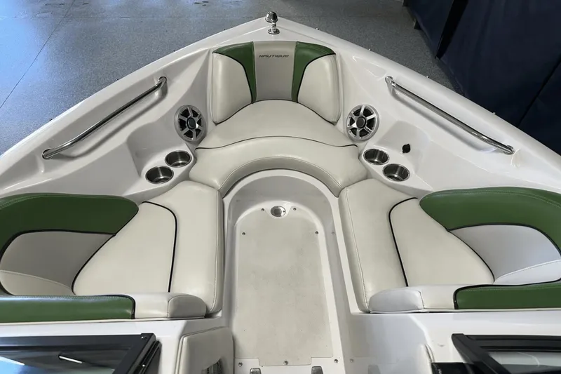 Slide: The Image of Nautique Super Air Nautique 210 2008 - 98