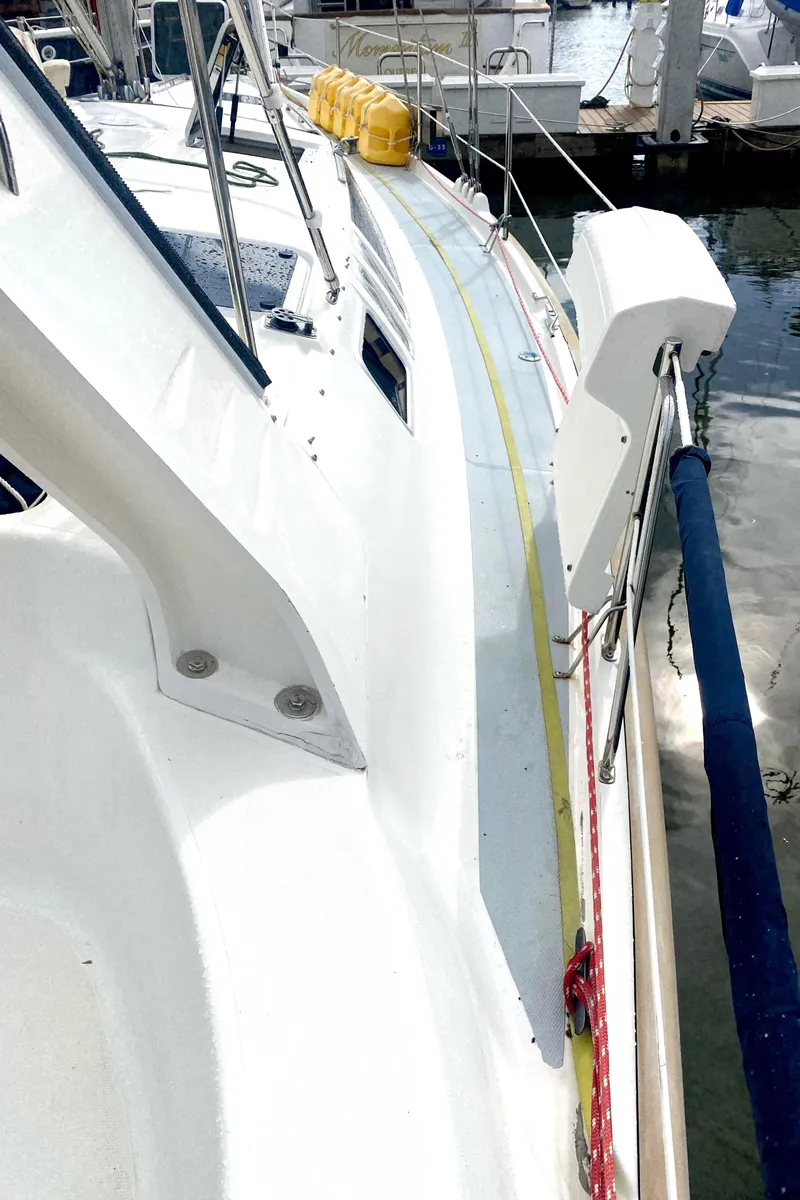 Slide: The Image of Hunter 430 1997 - 51