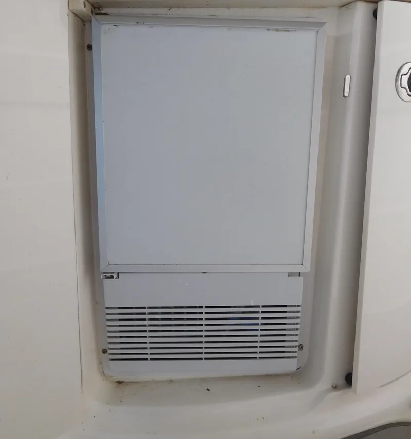 Slide: The Image of Built-in appliance on a 2006 Chaparral 350 Signature boat. - 31
