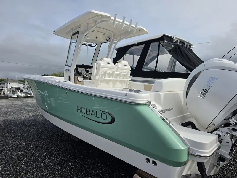 Slide: The Image of Robalo R252 Explorer 2027 - 1