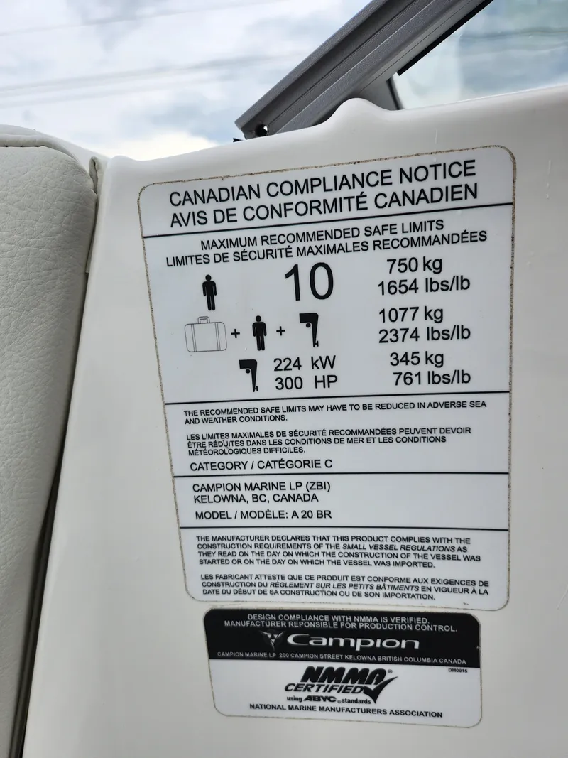 Slide: The Image of Canadian Compliance Notice on 2021 Campion Allante 20 Bowrider boat. - 17