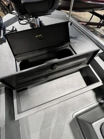 Slide: The Image of Excel 1860 Stalker SC 2024 - 10