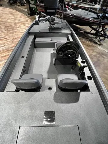 Slide: The Image of Excel 1860 Stalker SC 2024 - 6