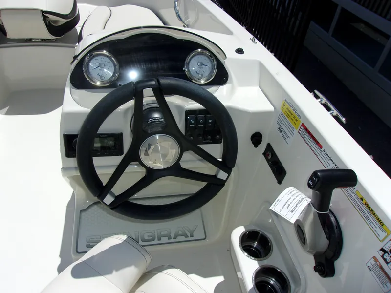 Slide: The Image of Stingray 182 SC 2024 - 9