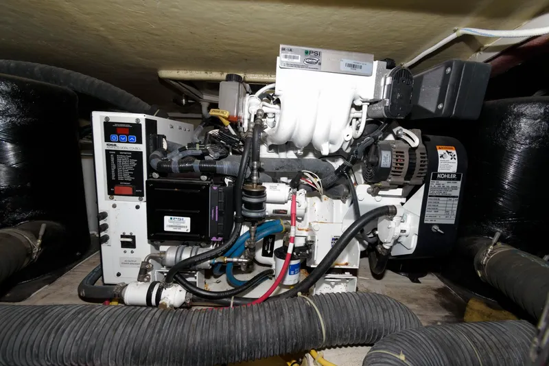 Slide: The Image of Engine compartment of a 2007 Carver 42 Super Sport yacht. - 28