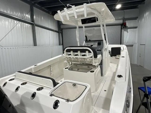 Slide: The Image of Bayliner Trophy T24CC 2024 - 11