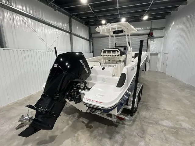 Slide: The Image of Bayliner Trophy T24CC 2024 - 3